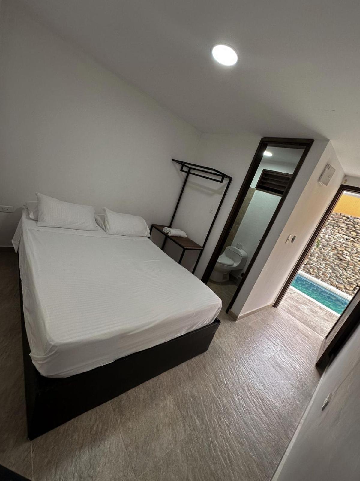 Hotel Victoria Queen Villavieja Extérieur photo