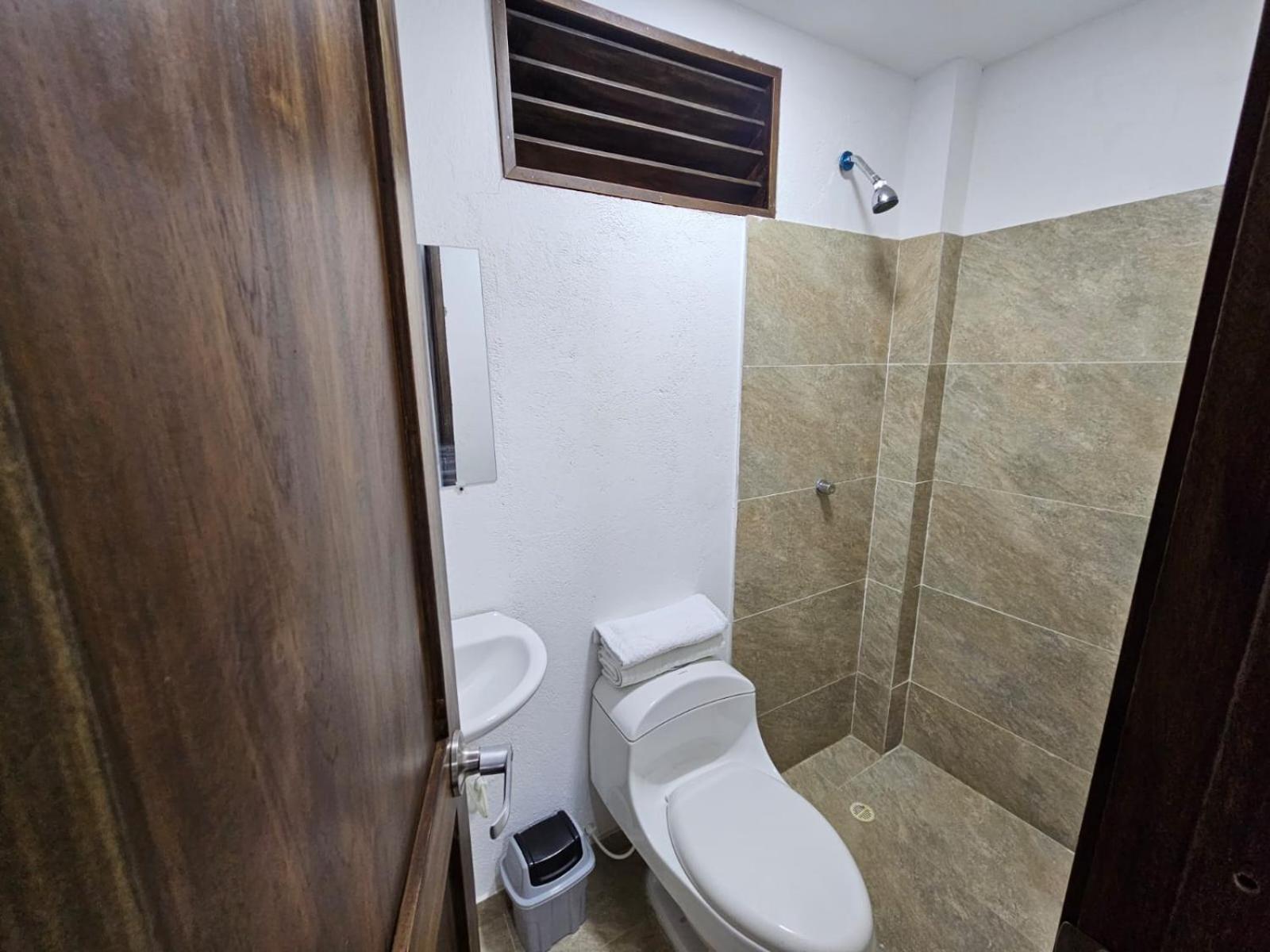 Hotel Victoria Queen Villavieja Extérieur photo